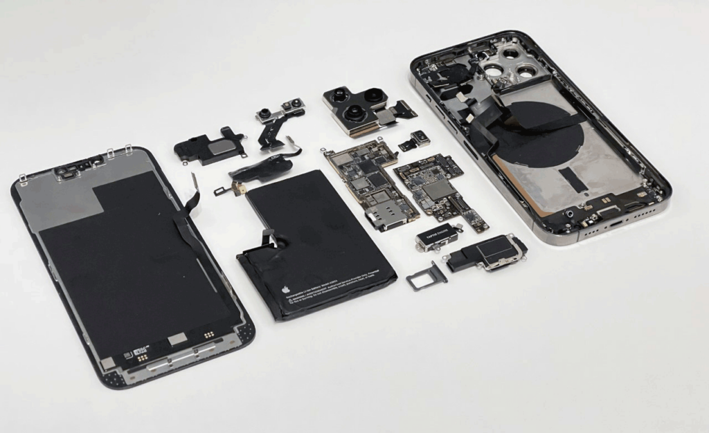 iphone 13 hero img 1024x626